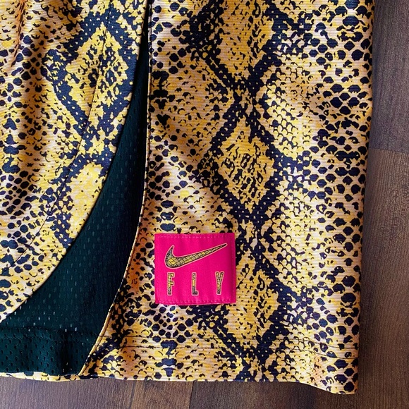 Nike Dri-Fit Rebel Fly Gold Basketball Shorts Size S (Small) - Picture 7 of 7